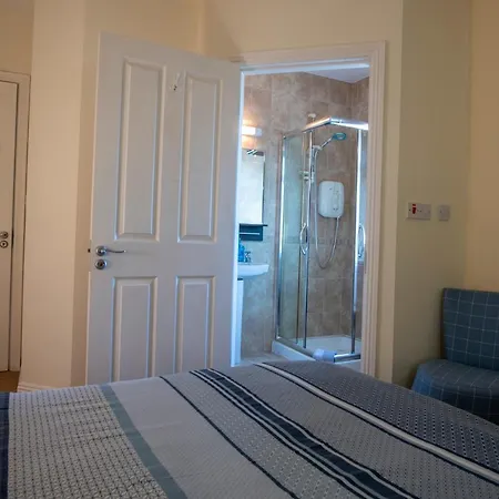 Townhouse Tucked Under The Hill Clifden