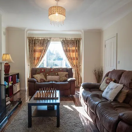 Townhouse Tucked Under The Hill Holiday home *