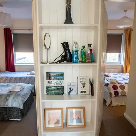 Townhouse Tucked Under The Hill Clifden